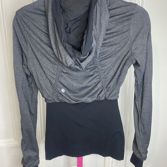 Lululemon Dance Studio Jacket III in black and gray reversible - Picture 6 of 9